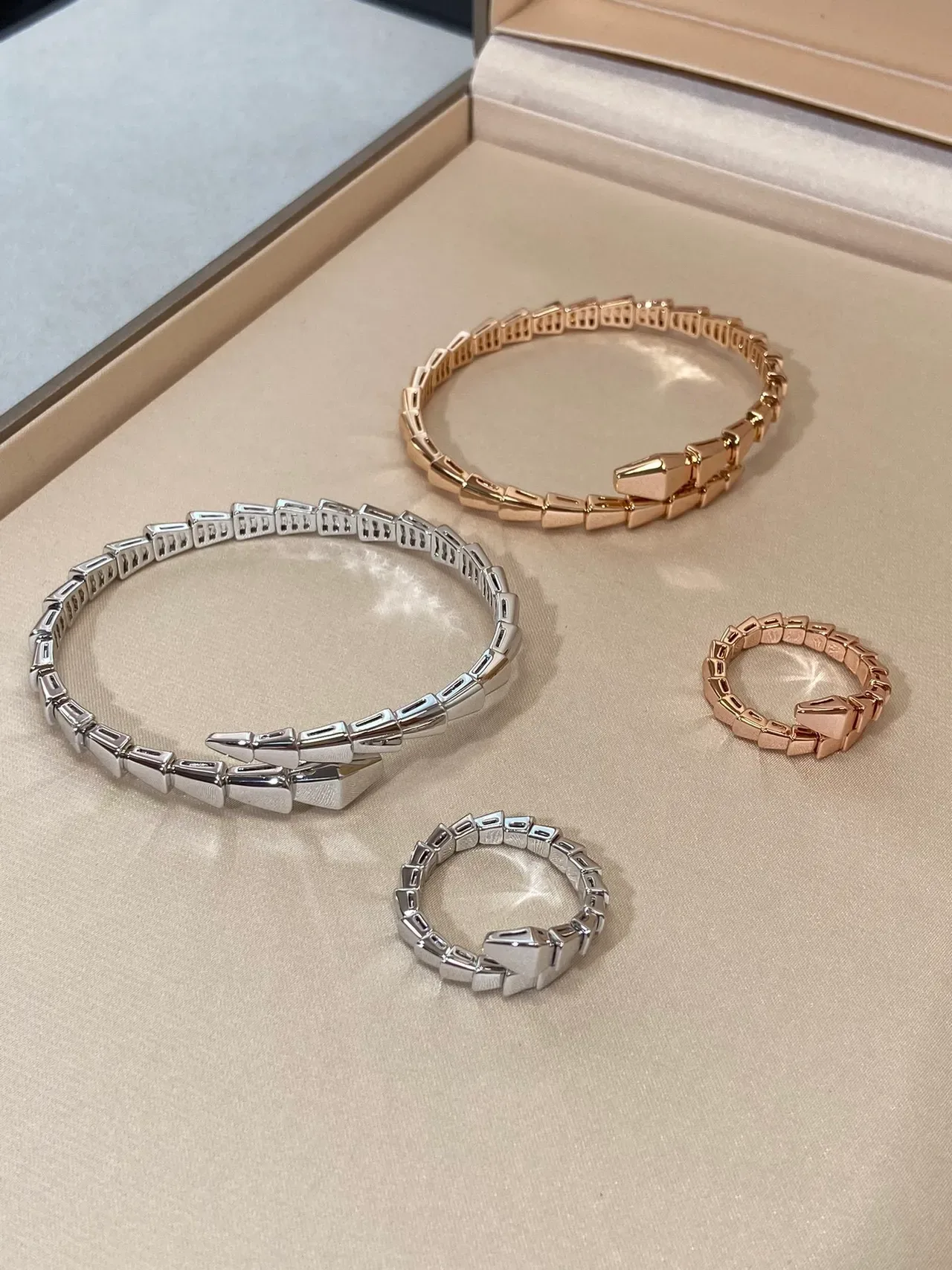 Bvlgari Silver Gold Segmented Geometric Links Serpent-Head Clasp Bracelet 5