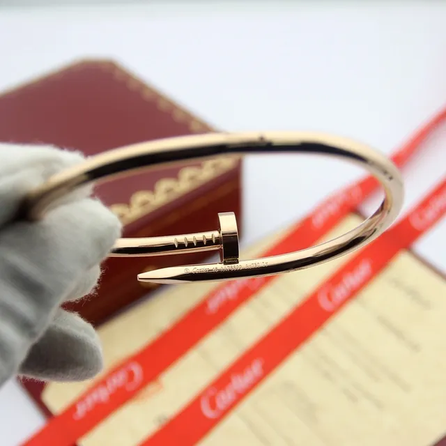 Cartier Juste un Clou brazalete rígido con motivo de cabeza de clavo en oro negro 3