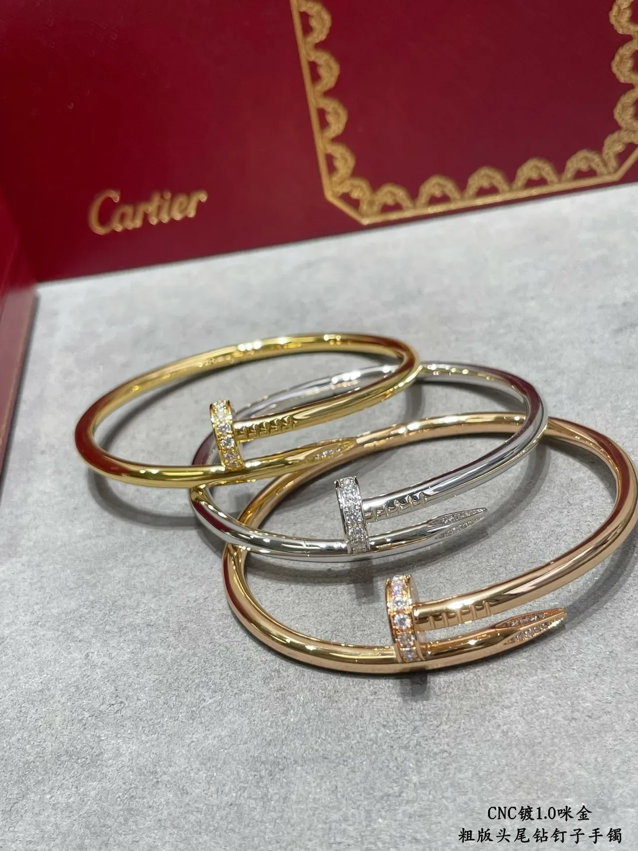 Pulseira Cartier Juste un Clou Pavé com Diamantes 8