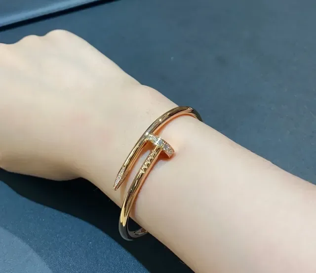 Pulseira Cartier Juste un Clou Pavé com Diamantes 9