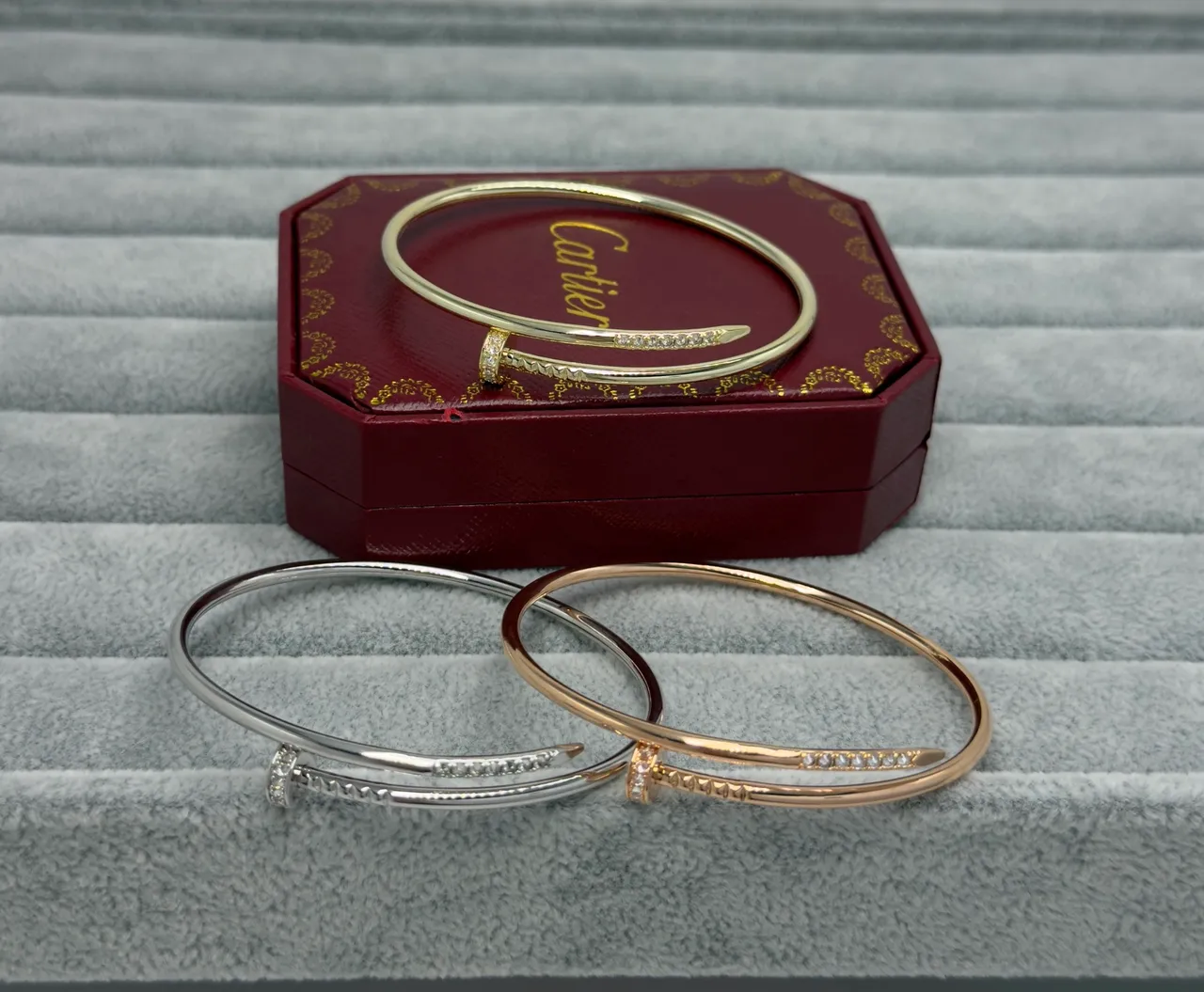 Cartier Juste un Clou Pavé bracelets au motif clou de diamant 2