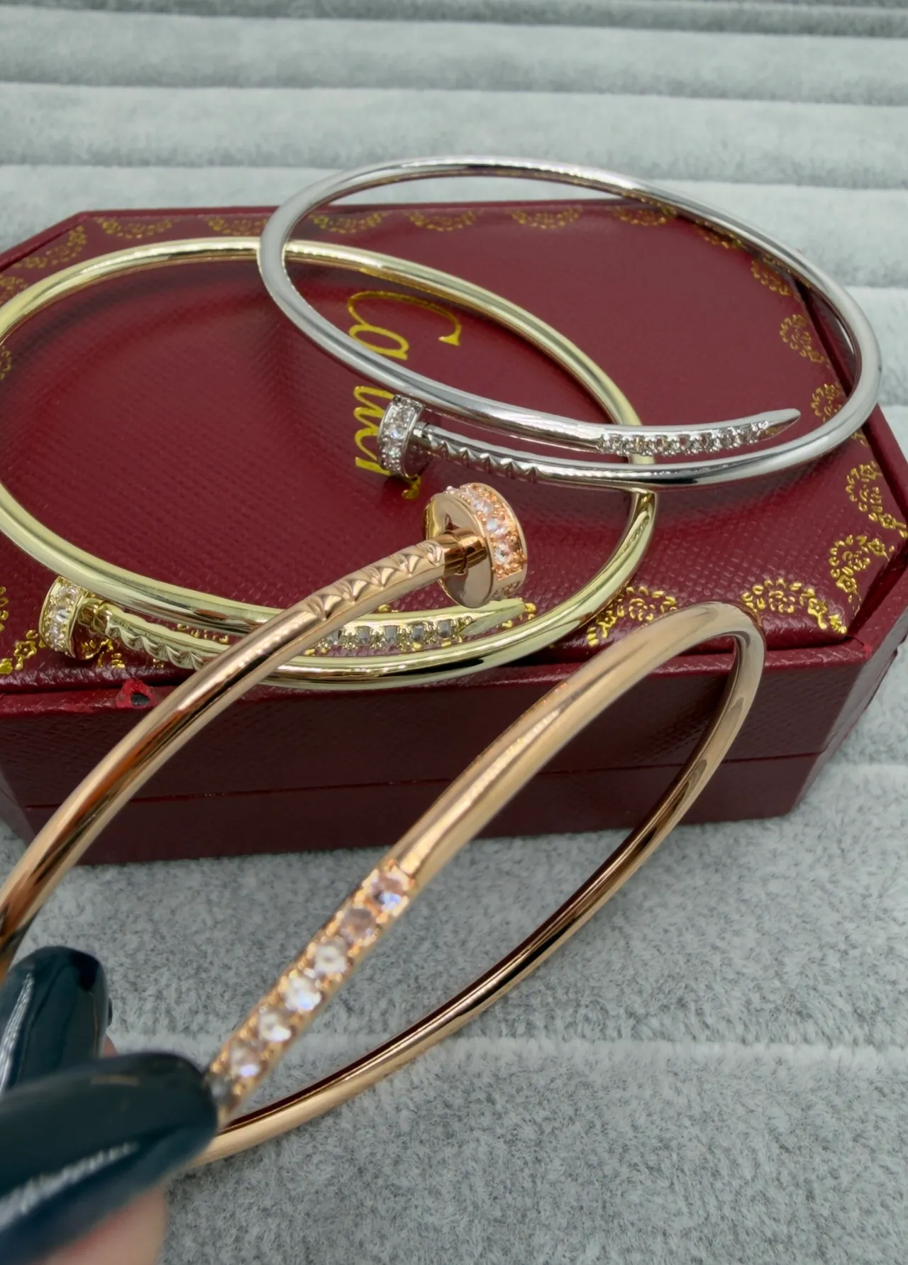 Cartier Juste un Clou Pavé bracelets au motif clou de diamant 3