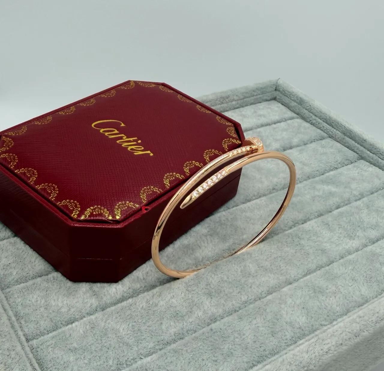 Cartier Juste un Clou Pavé bracelets au motif clou de diamant 4