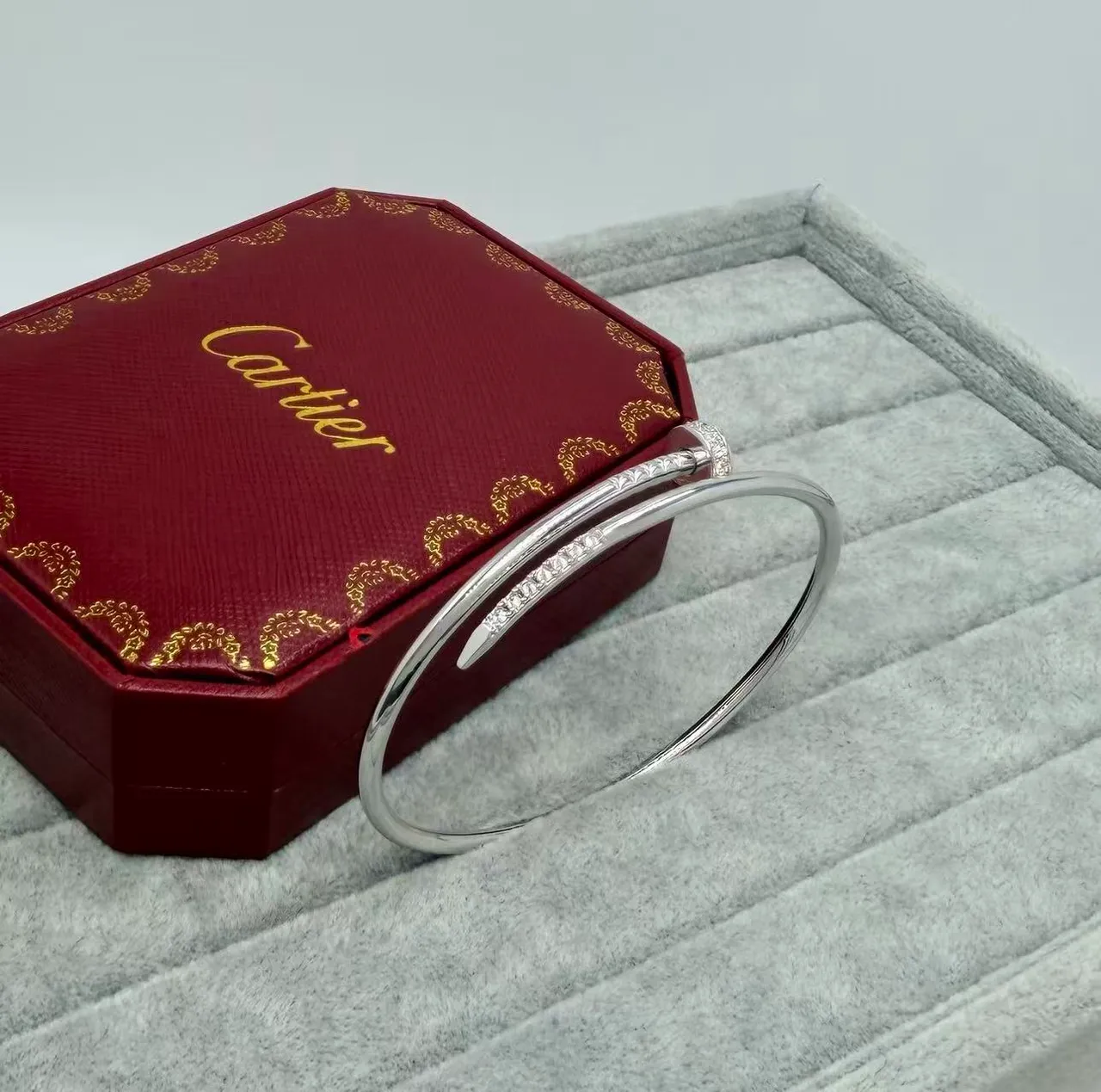 Cartier Juste un Clou Pavé bracelets au motif clou de diamant 5