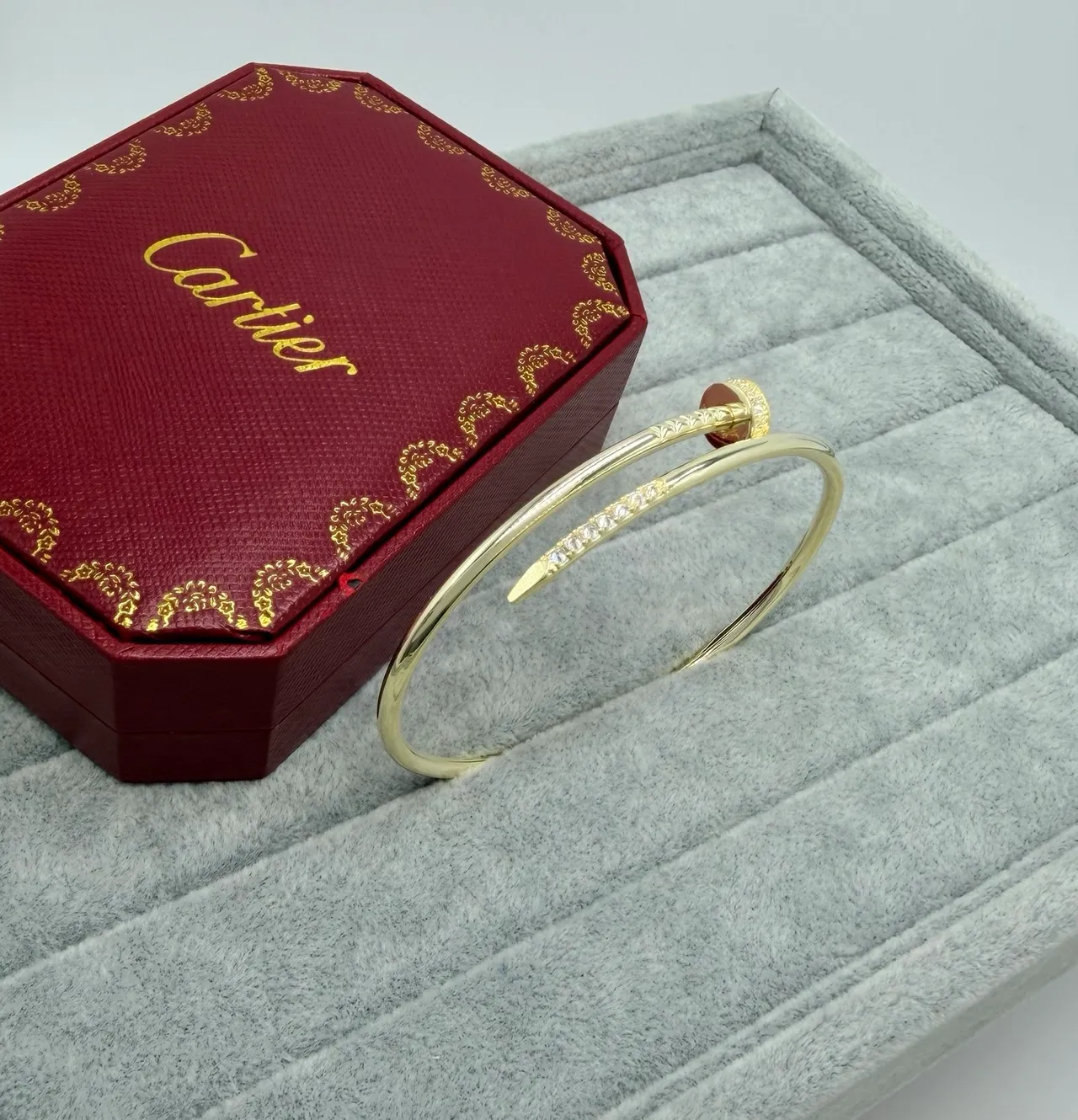 Cartier Juste un Clou Pavé bracelets au motif clou de diamant 6
