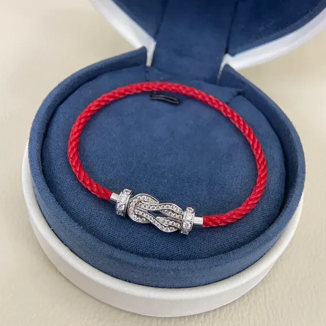 Bracelet Cartier Juste un Clou de cordon rouge pavé de diamants 2