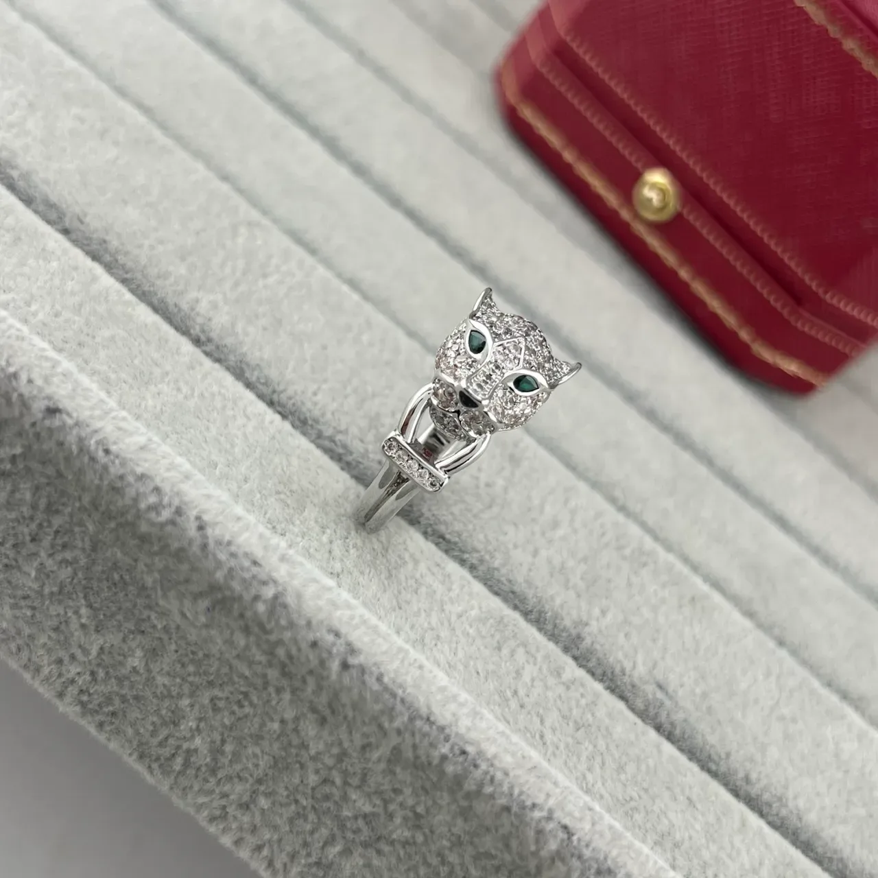 Cartier Panthère Panther Head Pavé Crystal Green Eye Ring 3