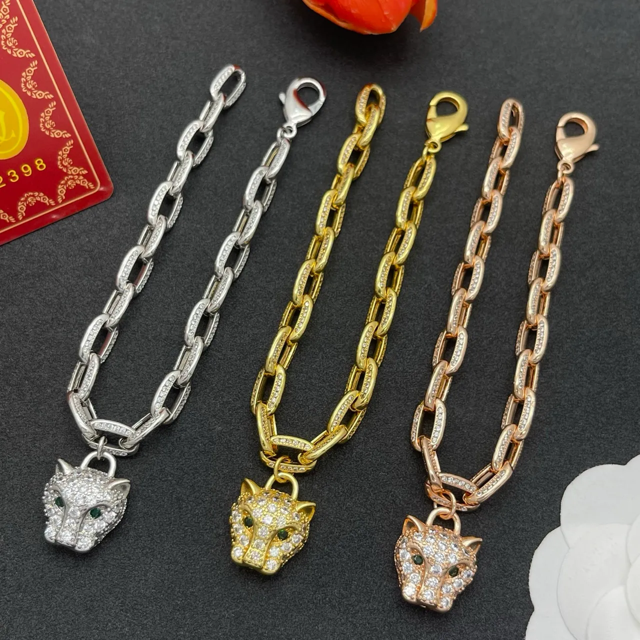 Bracelet Cartier Panthère Pavé à maillons tête de panthère 2