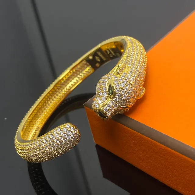 Cartier Panthère Pavé Tête de Panthère Bracelet à Manchette Ouverte 4