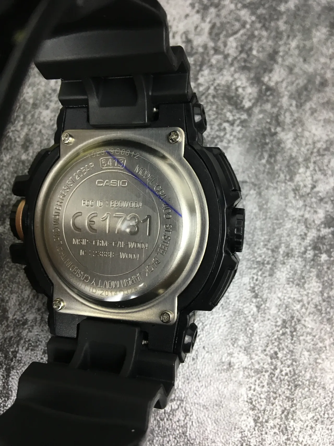 Casio Noir et Or Hybride Numérique-Analogique Boîtier en Résine Montre de Sport 2