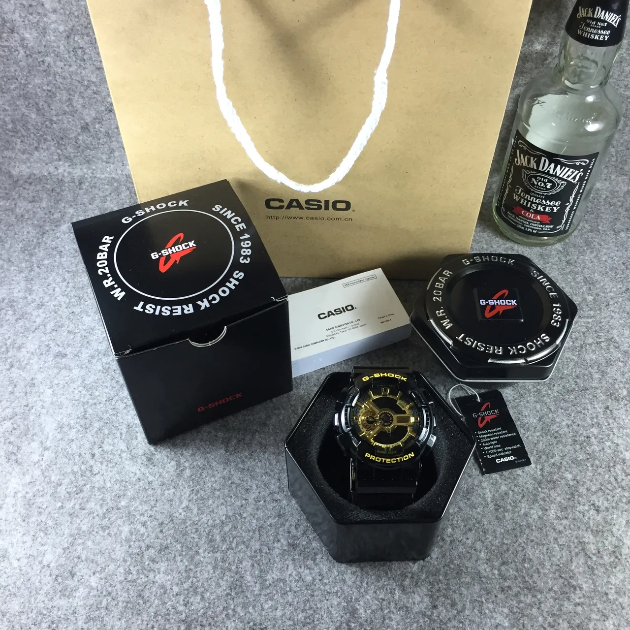Casio G-Shock GA-100 Preto e Dourado Relógio Esportivo 7