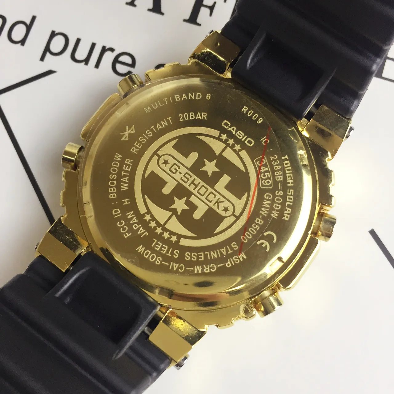 Casio G-Shock GA-2100 Montre sportive dorée et noire 2