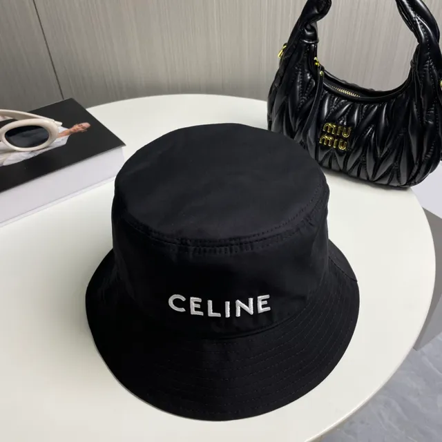Celine Casquette Seau Noire avec Logo Brodé 6