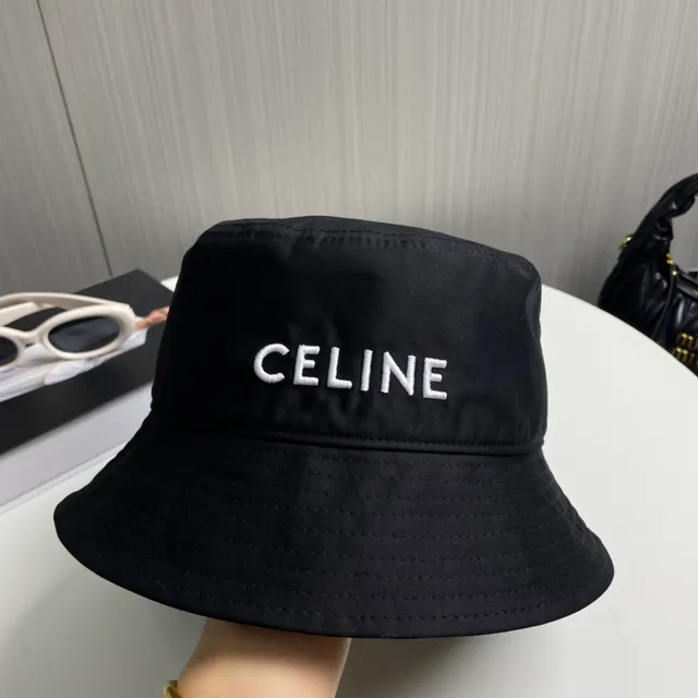 Celine Casquette Seau Noire avec Logo Brodé 9