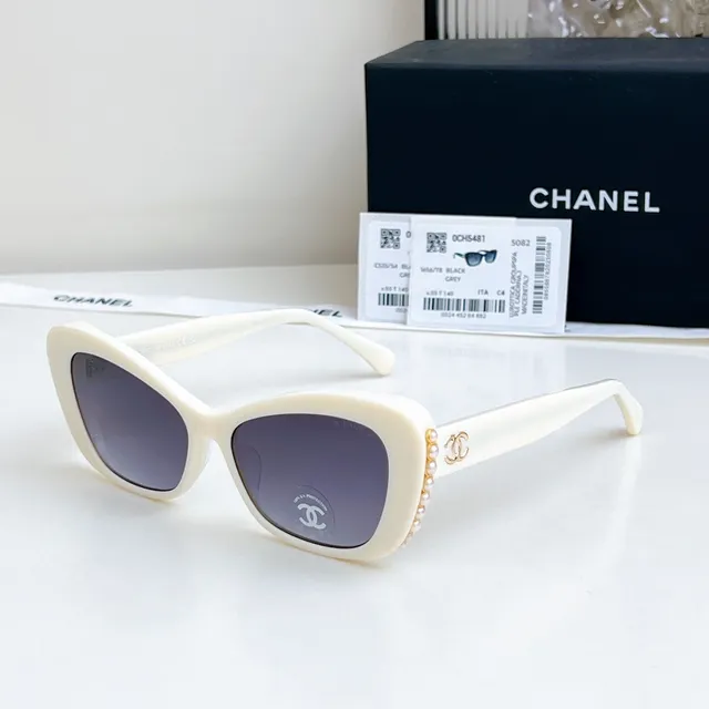 Chanel Óculos de Sol Preto Dourado Silhueta Montura de Acetato Olho de Gato 5