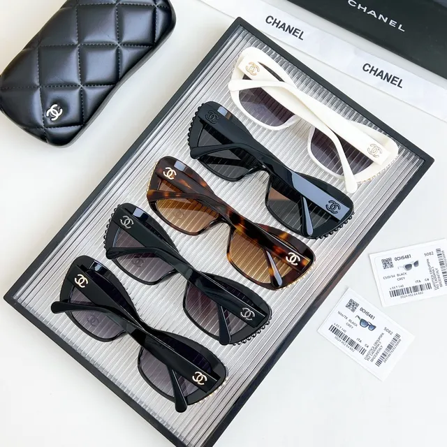 Chanel Óculos de Sol Preto Dourado Silhueta Montura de Acetato Olho de Gato 7