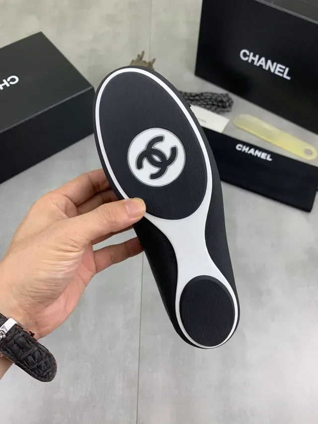 Chanel Black White Sock-Fit Knit Upper Leather Toe Cap Ballet Flat 2