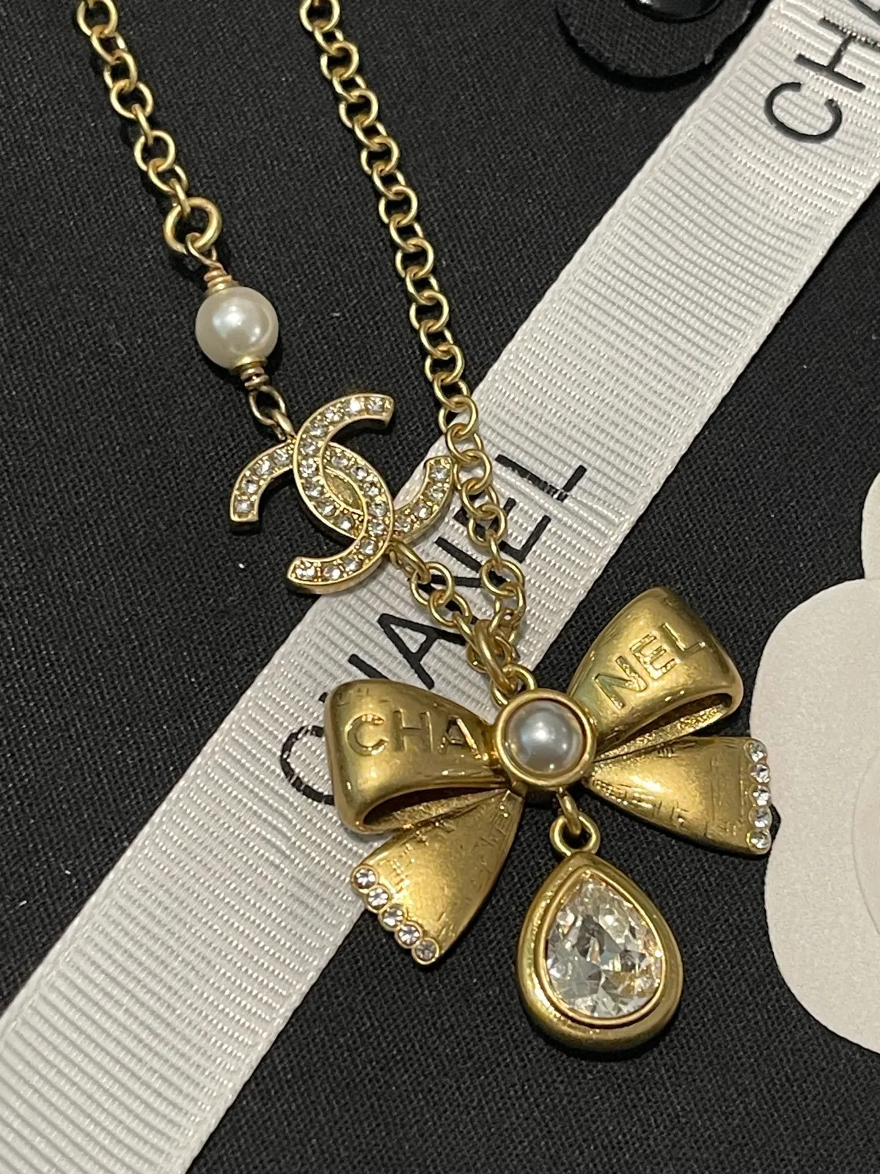Chanel Bow Collection Gold-Tone Pearl and Crystal Necklace 8