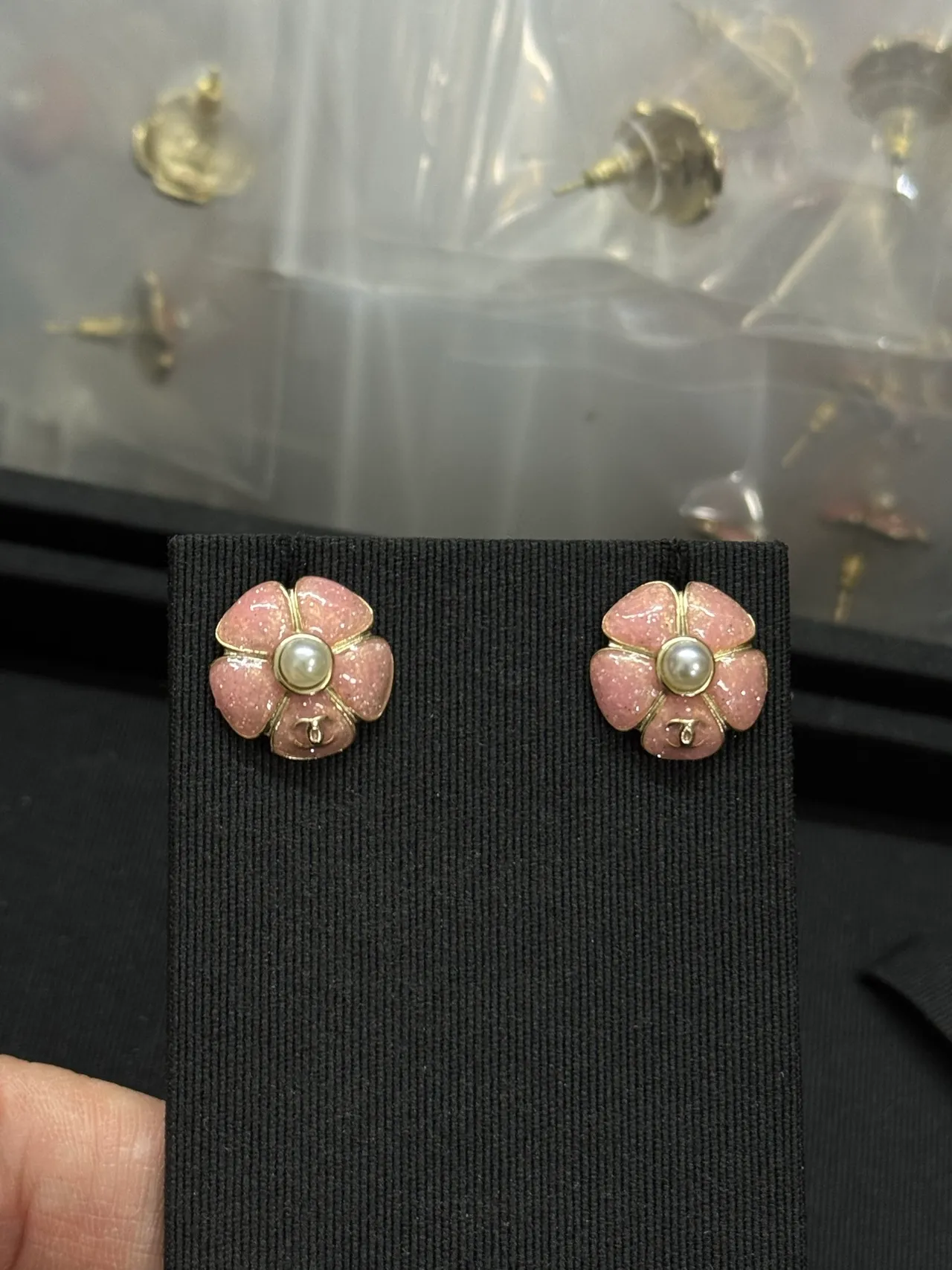 Chanel Camélia Pink Glitter Enamel Pearl Stud Earrings 5