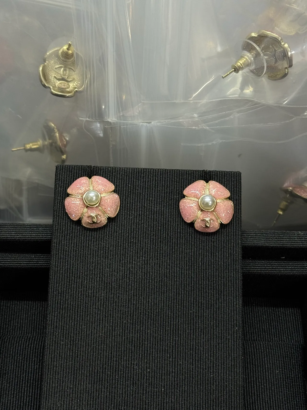 Chanel Camélia Pink Glitter Enamel Pearl Stud Earrings 7