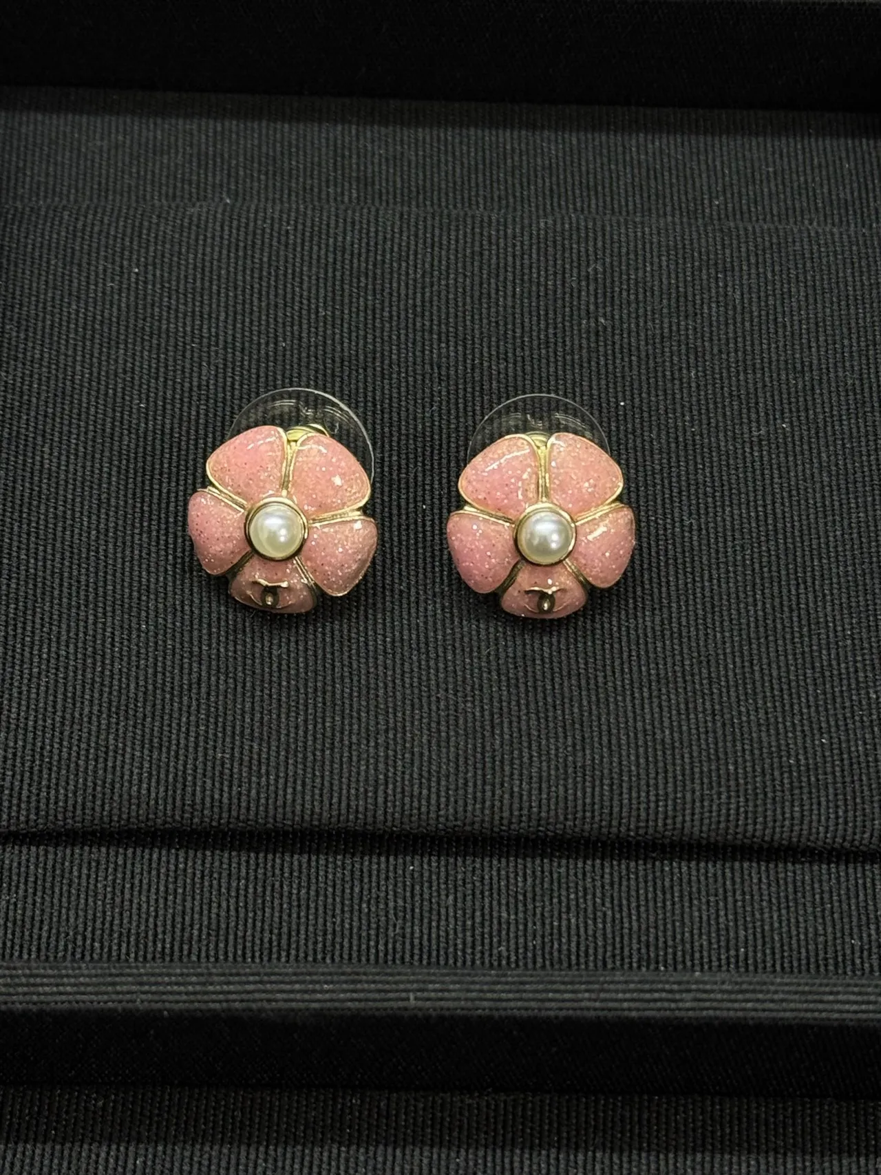 Chanel Camélia Pink Glitter Enamel Pearl Stud Earrings 8