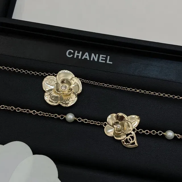 Collier Chanel Camellia Or Blanc Chaîne Fleur Pendentif 6