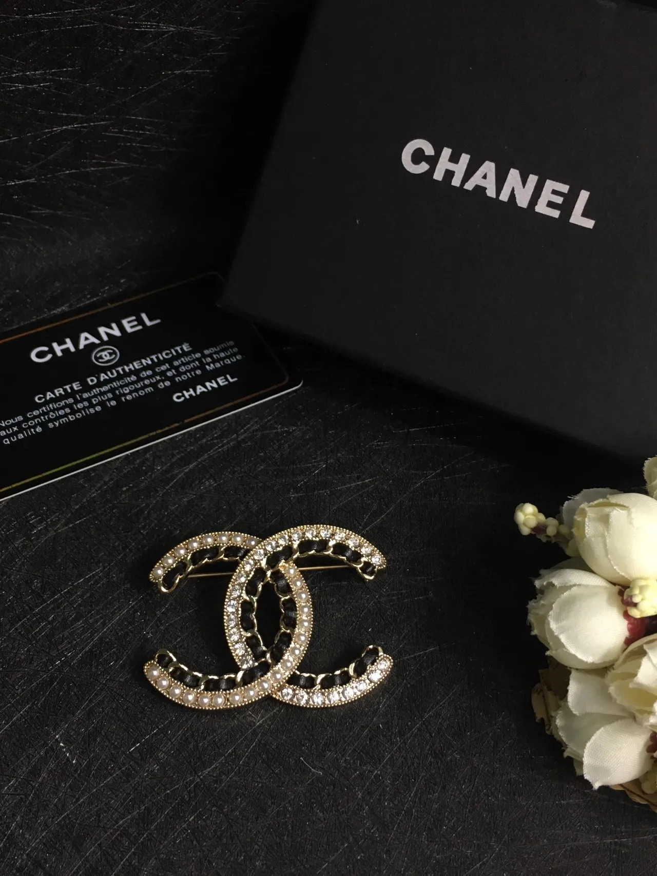 Chanel CC بروش ذهبي أسود نسيج متشابك لؤلؤ وكريستال تثبيت بروش 2
