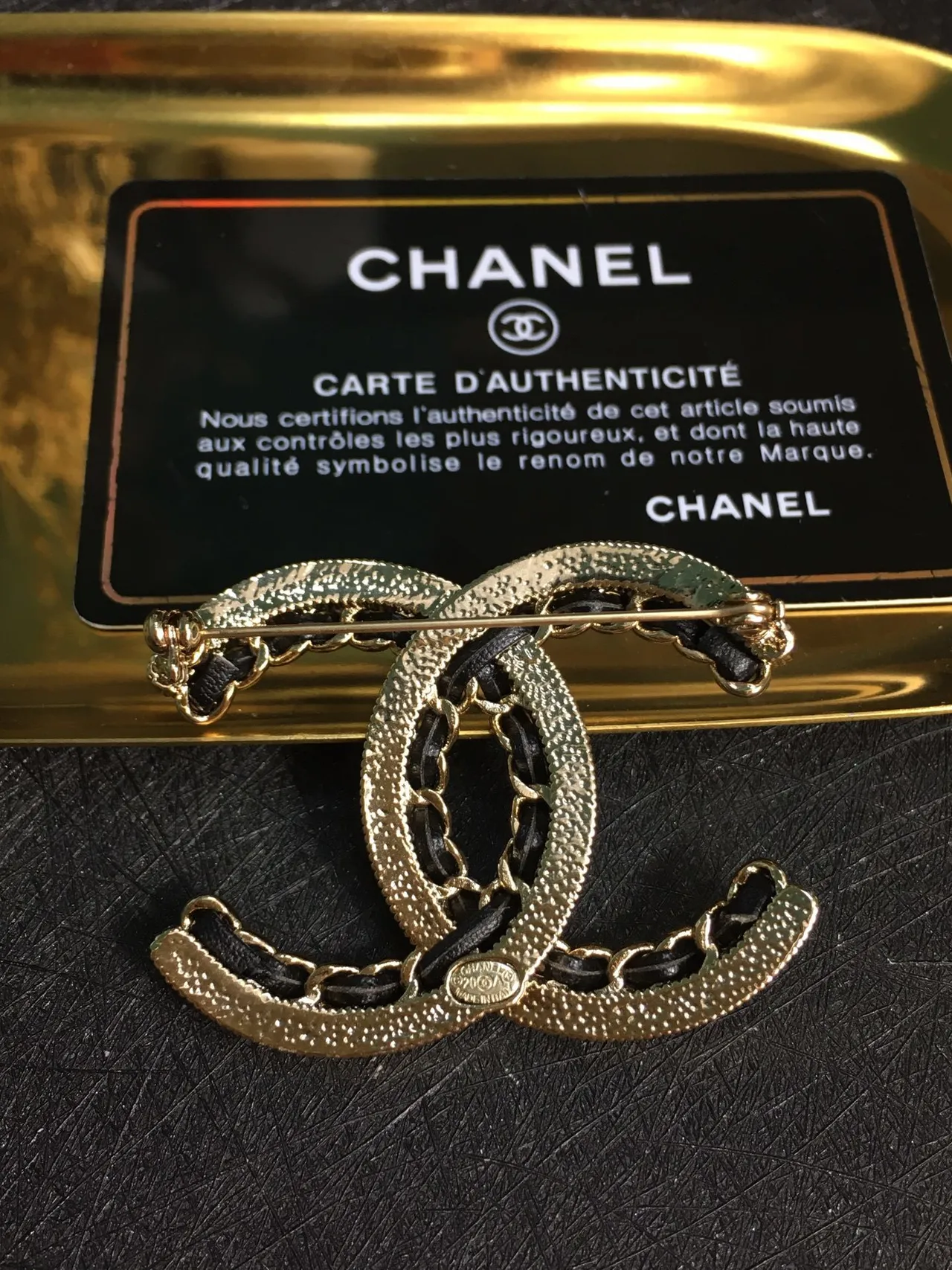 Chanel CC بروش ذهبي أسود نسيج متشابك لؤلؤ وكريستال تثبيت بروش 3