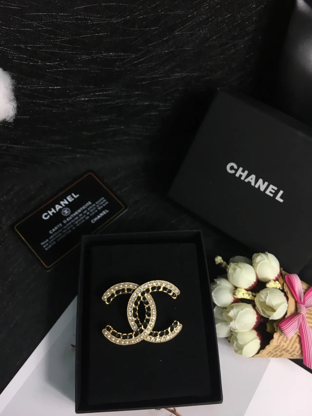 Chanel CC بروش ذهبي أسود نسيج متشابك لؤلؤ وكريستال تثبيت بروش 7