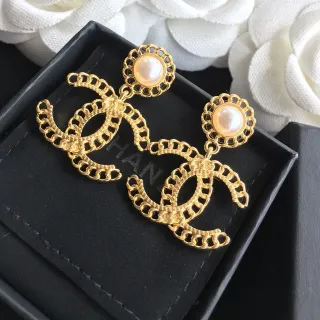 Chanel CC चेन मोती ड्रॉप ईयरिंग्स
