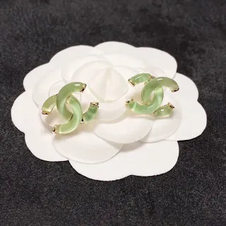香奈儿 CC 绿金 Interlocking Motif 透明树脂耳环