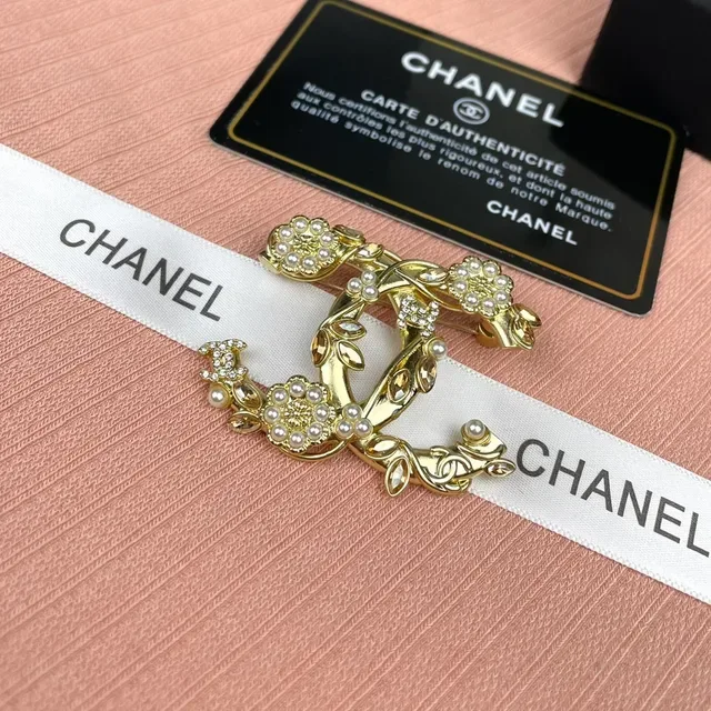 Chanel CC Logo Brooch Gold White Pearl-Embellished Brooch 6