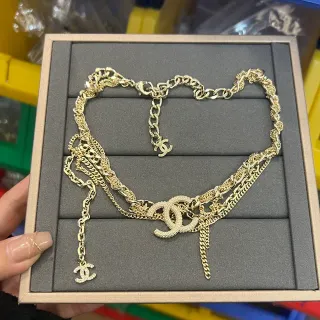 Chanel CC Logo Chain Necklace सोने का रंग बहु चेन लेयर्ड नेकलेस