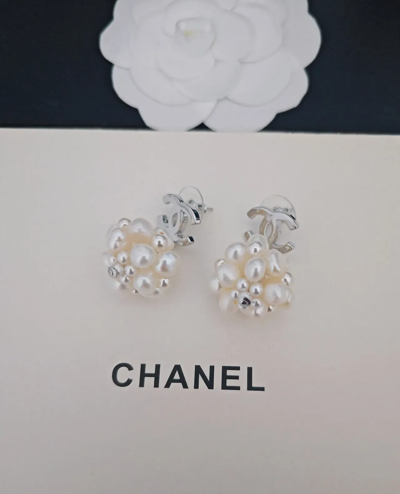 Chanel CC Logo Pearl Cluster Earrings 5