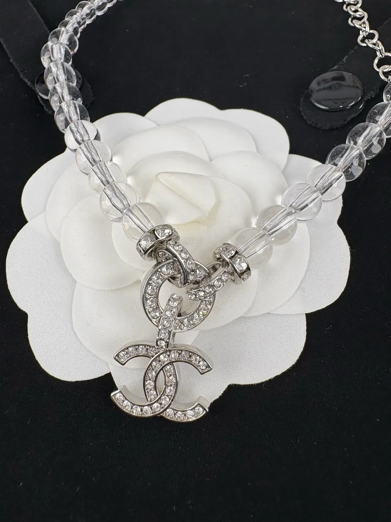 Chanel CC Colar com Pingente Cristais Pavé Contas Acrílicas Transparente Prata 5