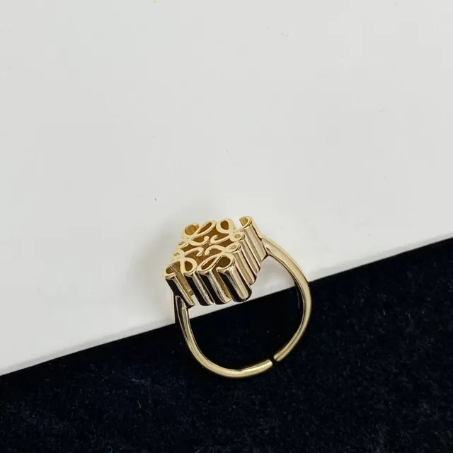Chanel CC Bague Or Rose Métal Émaillé Logo Bague 2