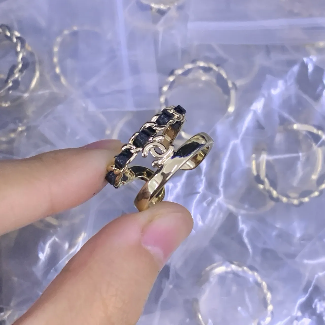 Chanel CC Bague Or Rose Métal Émaillé Logo Bague 12