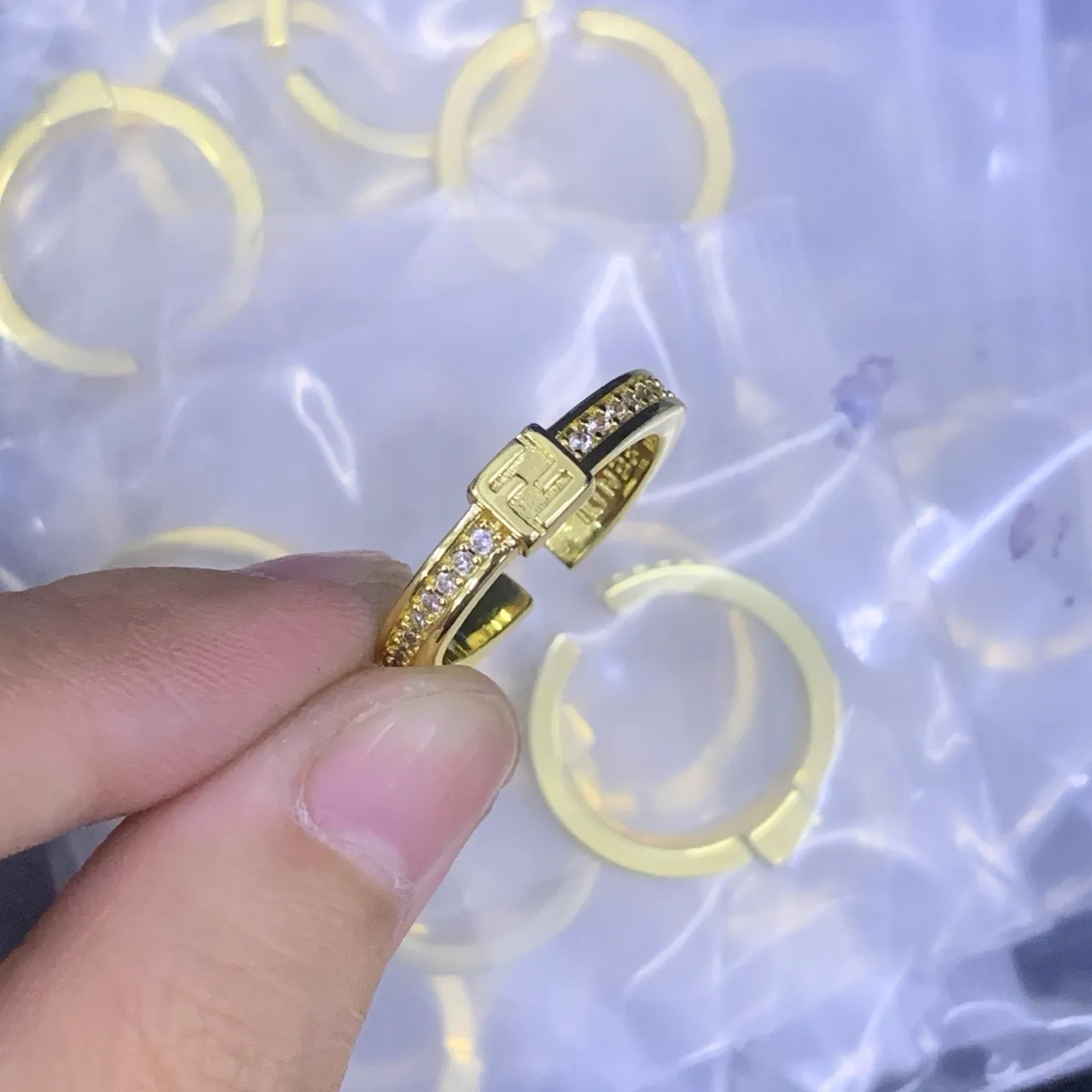 Chanel CC Bague Or Rose Métal Émaillé Logo Bague 15