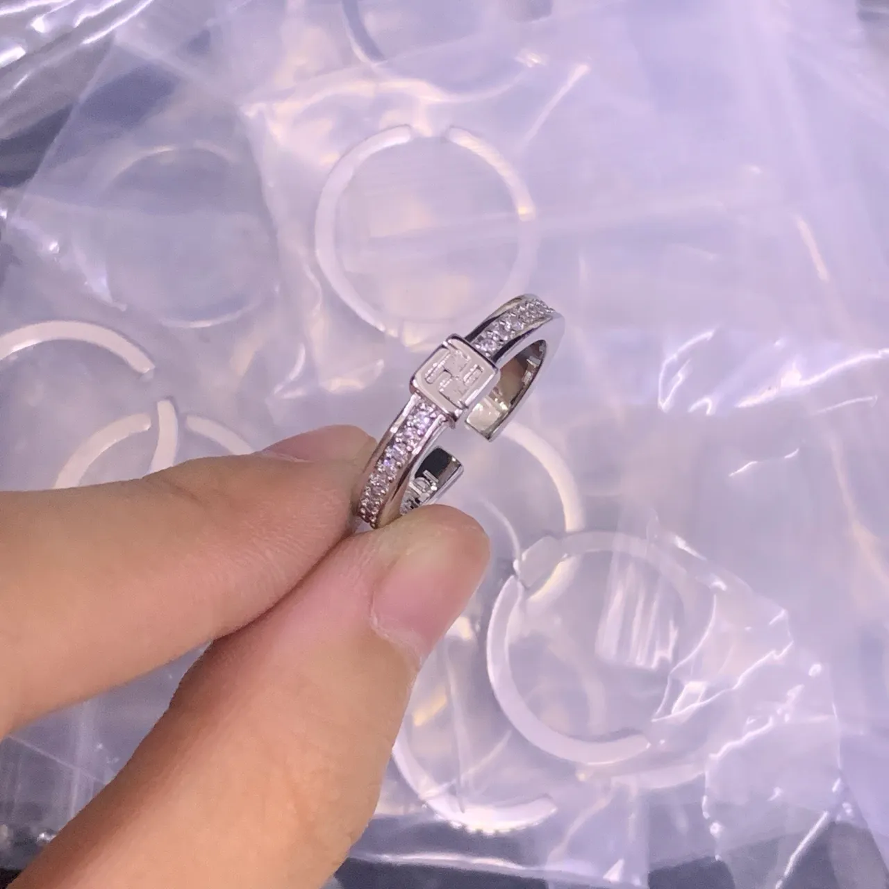 Chanel CC Bague Or Rose Métal Émaillé Logo Bague 16