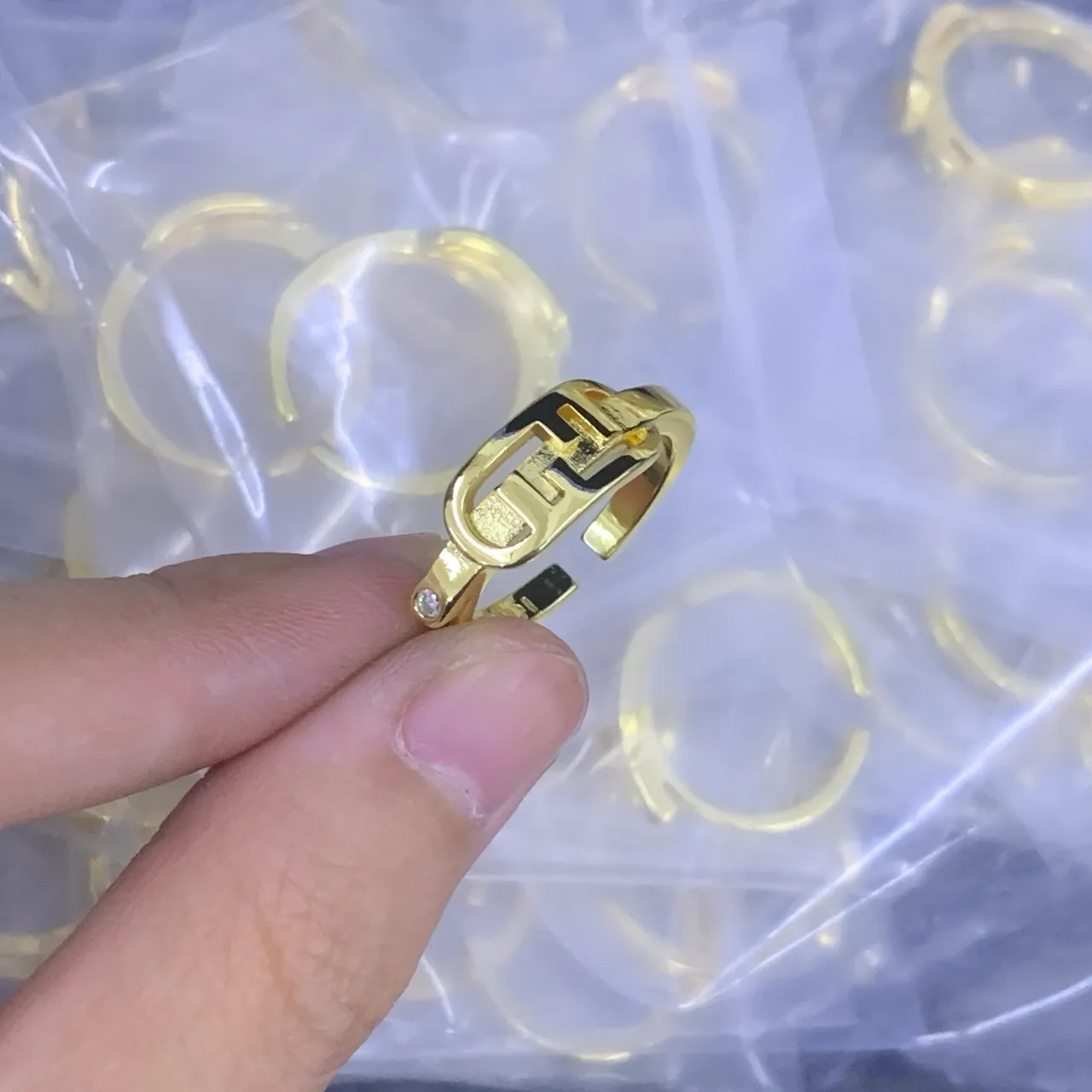 Chanel CC Bague Or Rose Métal Émaillé Logo Bague 17