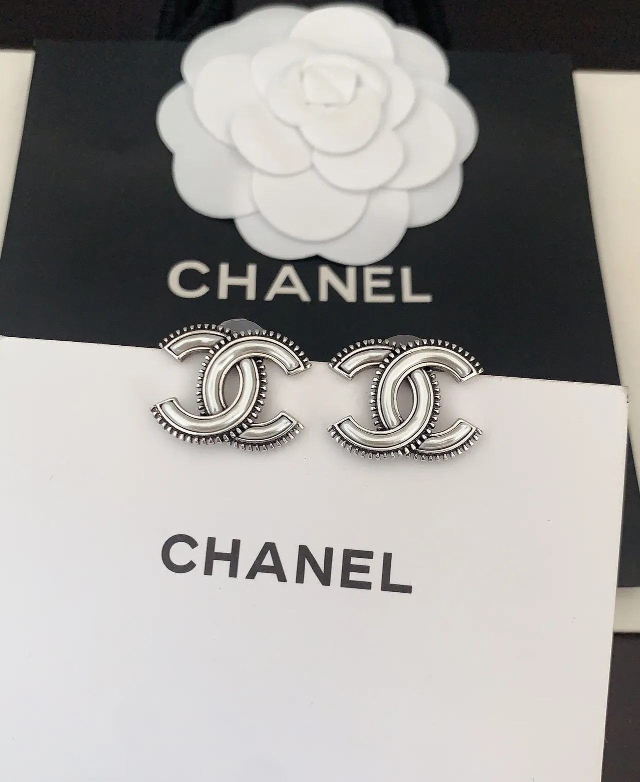 Chanel CC Silver Black Interlocking Logo Beaded Border Detail Earrings 3