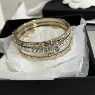 Chanel क्लासिक ब्रेसलेट सोना रूपा धातु क्रिस्टल-इम्बेलिश्ड ब्रेसलेट