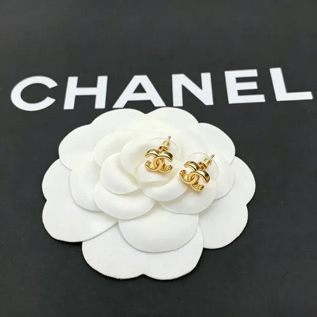 Chanel Classic CC Stud White Gold Interlocking Logo Transparent Resin Backing Earrings 3