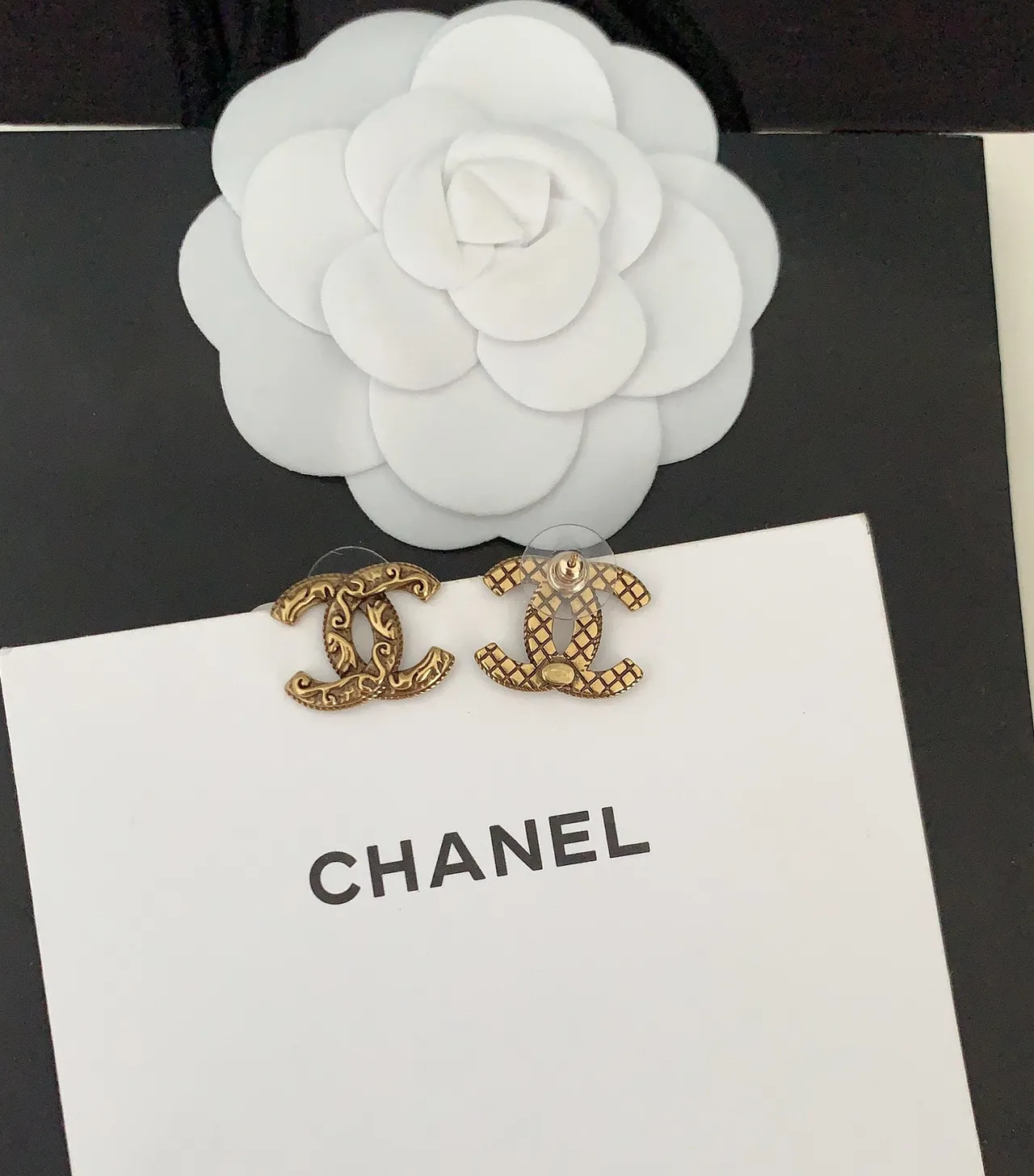 Chanel Gold Ornate Scrollwork Interlocking CC Logo Earrings 2