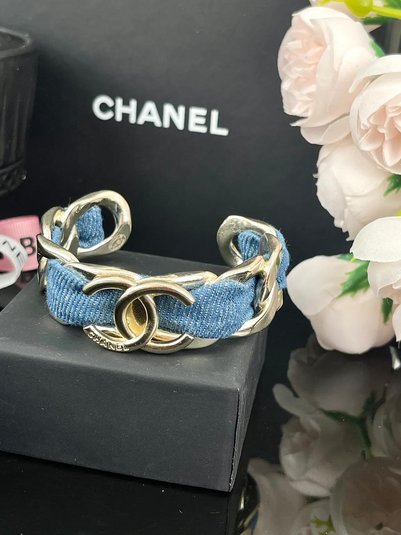 Chanel Interlocking CC Chain Bracelet Blue Silver Links Denim-Fabric Wrapped Bracelet 3