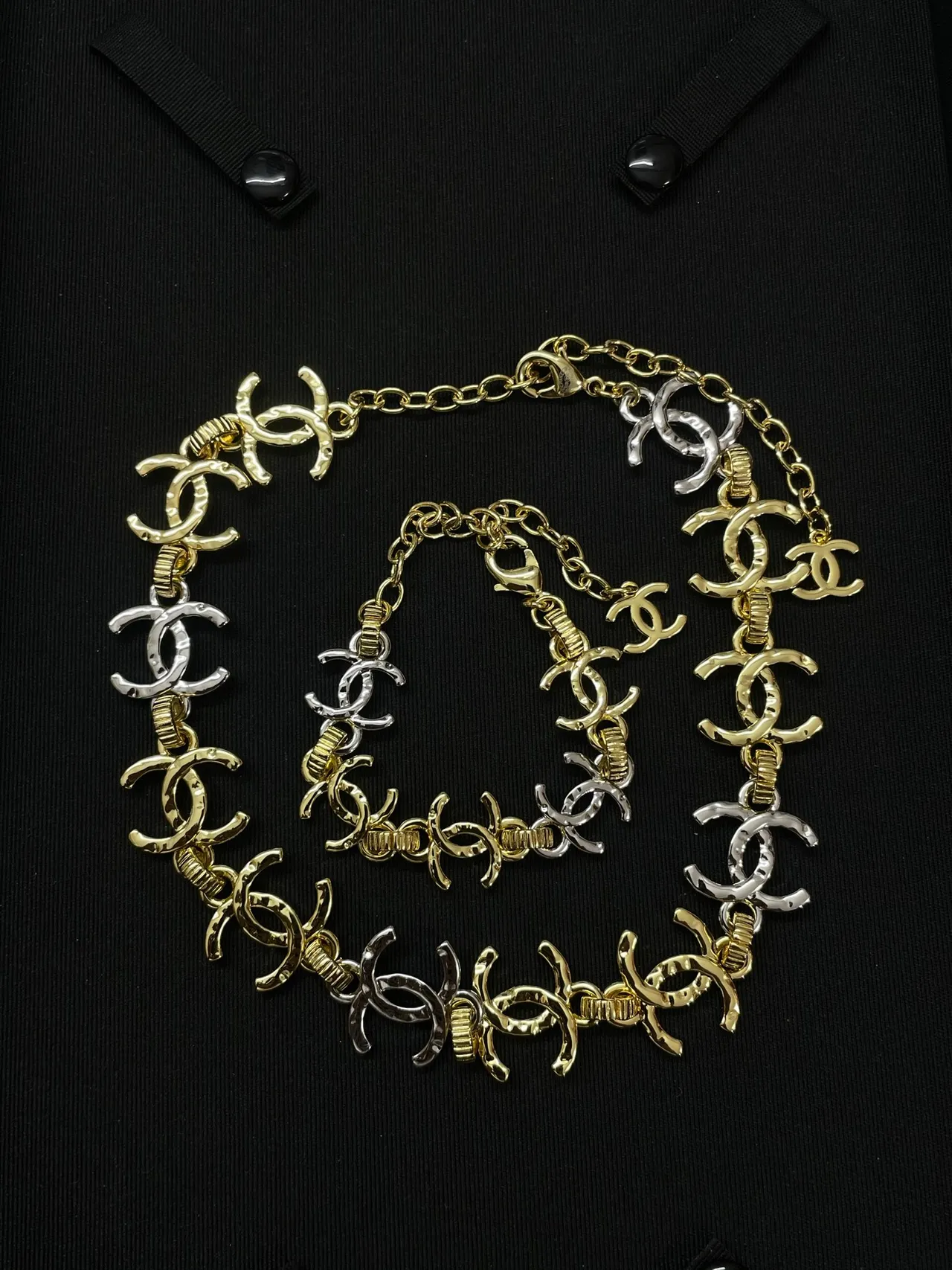 Chanel Interlocking CC Hammered Gold and Silver Necklace 3