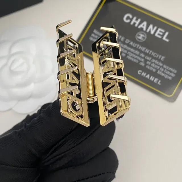 Broche Chanel Logo Cristal Clip de Cheveux Or 9