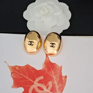 Chanel 徽标 椭圆 金色调 夹式耳环