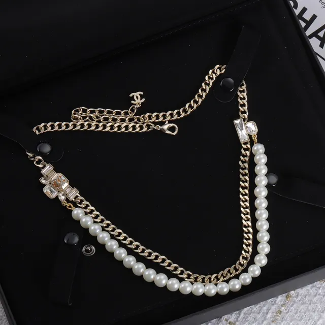 Chanel Pearl and Crystal Curb Chain Necklace 5