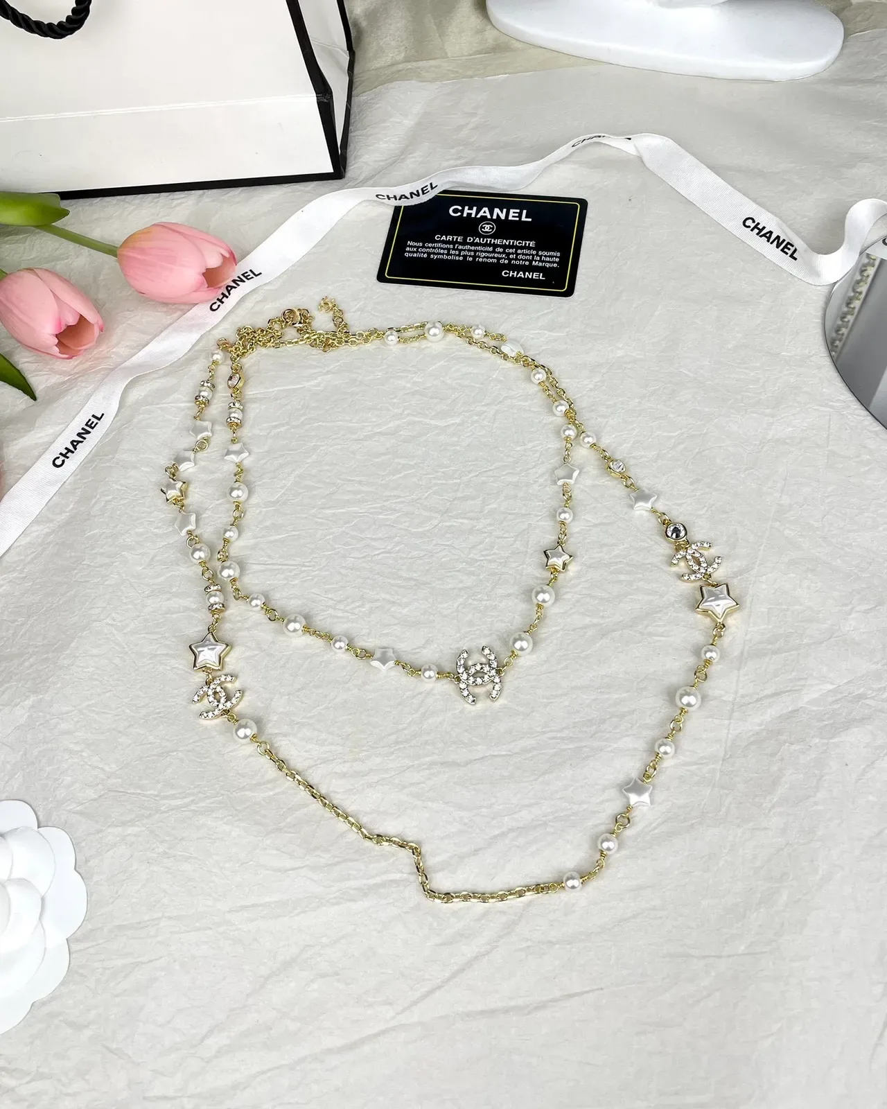 Colar Chanel Pérolas e Motivo de Estrela Tom Dourado Multi-Fio 3